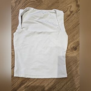 Chic White Sleeveless Tank Top